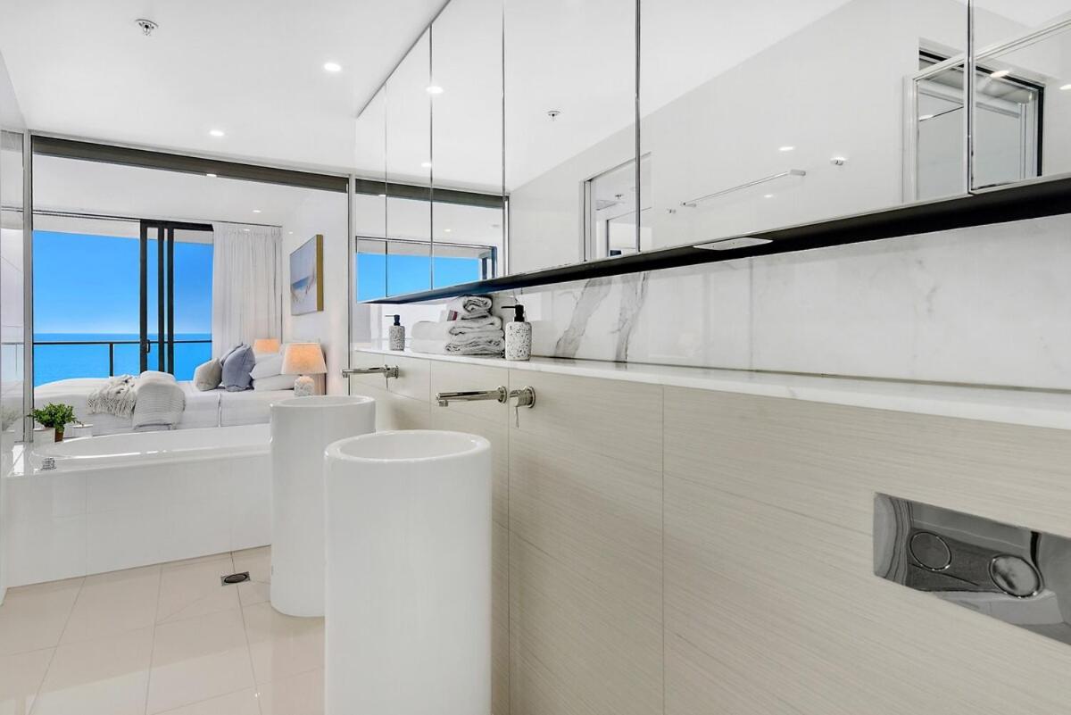 Ocean Front Luxe At Oracle 13403 * Gold Coast